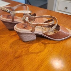 Sofft Sandals, tan and gold leather, size 8. NWOT.